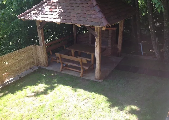 Apartment Drvena Kuca Mreznica