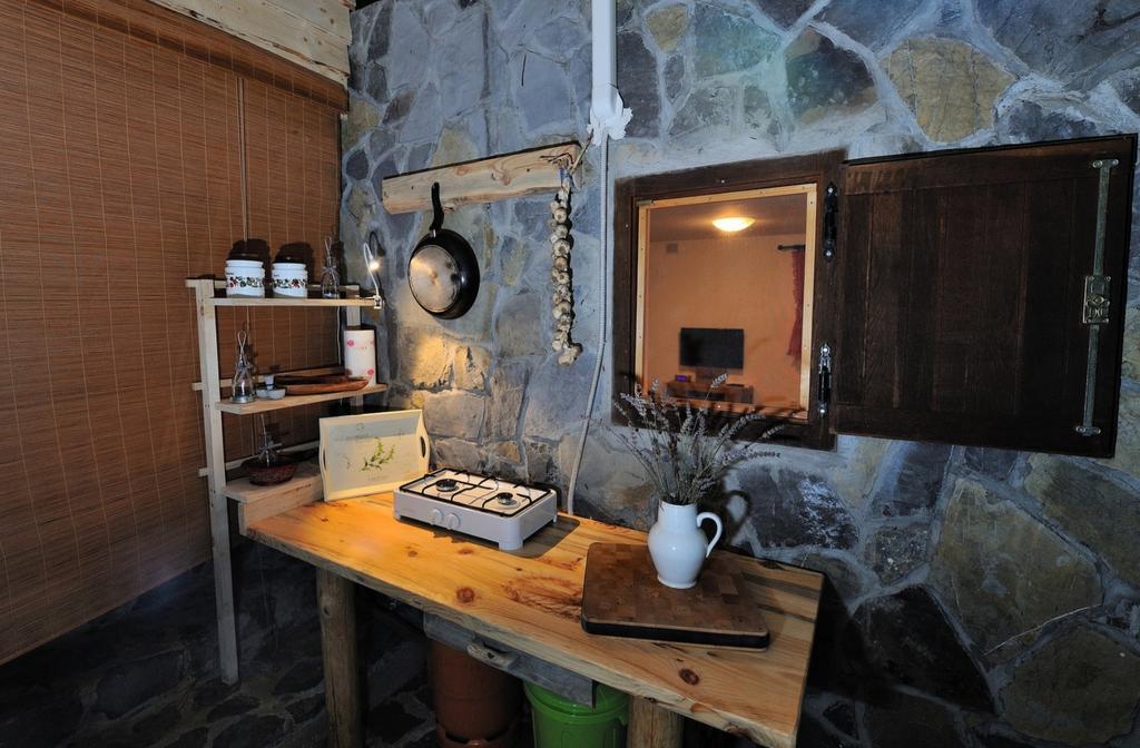 Apartment Drvena Kuca *